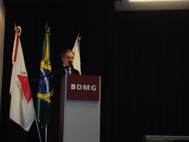 Presidente do BDMG, Dr. Paulo Paiva, discursa no evento de Posse