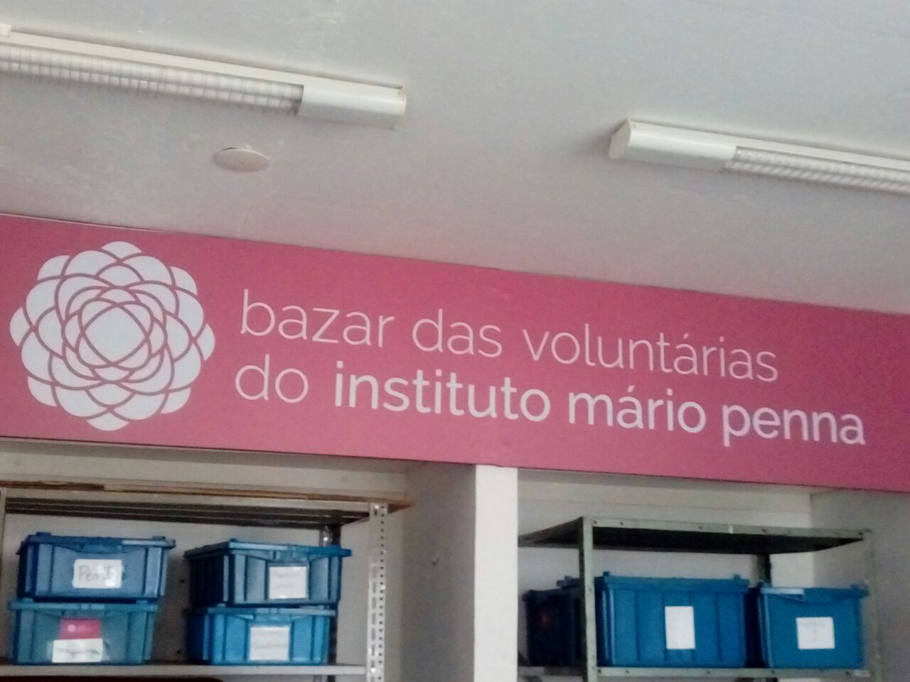 AFBDMG ENTREGA DOAÇÃO DE LENÇOS NO INSTITUTO MARIO PENNA